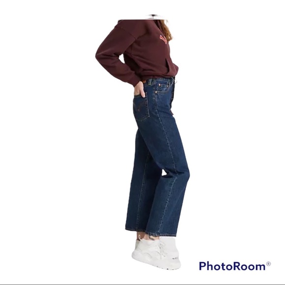 Levi's® highest high rise yet. The Ribcage Jean—with its soaring 12-inch rise,27 - Picture 3 of 10